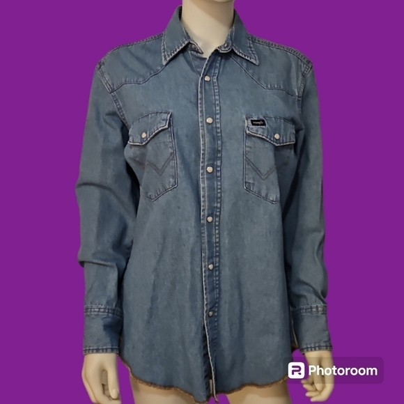 VTG WRANGLER Denim Chambray Western Cowgirl Snap Button Down Shirt - Picture 1 of 10
